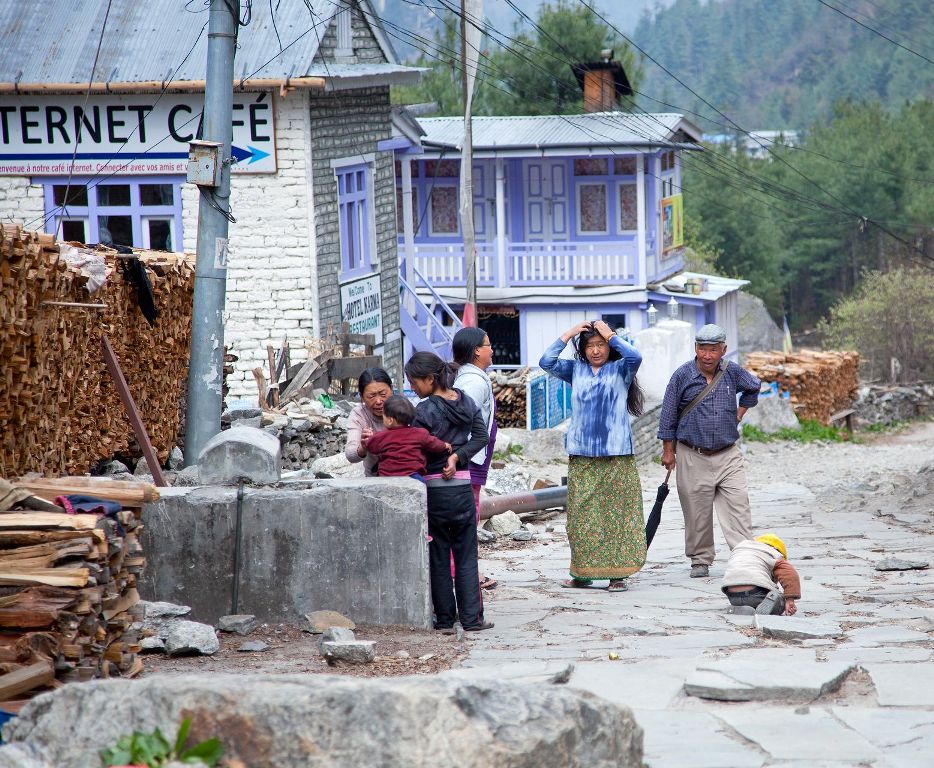 चामेका सरकारी कार्यालयमा सोलार जडान